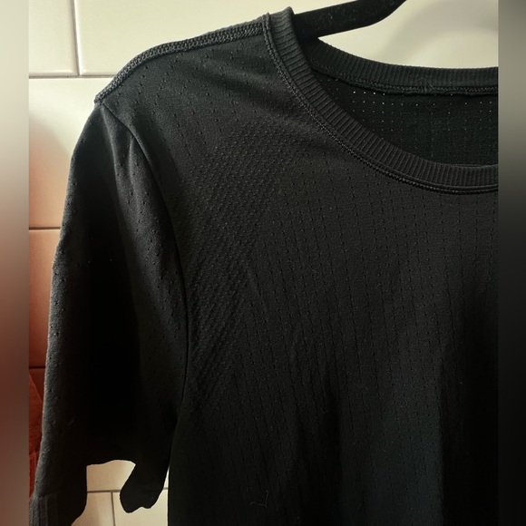 Athleta “In Motion” active tee (black M) - Picture 3 of 3